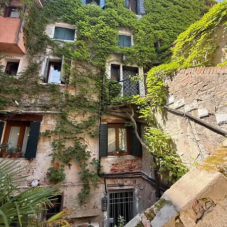 Suite Piscina San Samuele-3